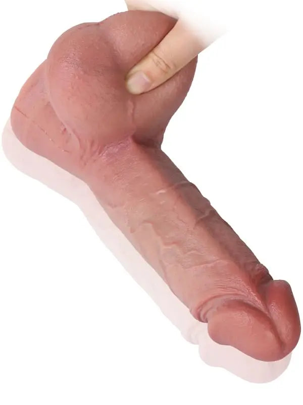 Kurt - Realistischer, weicher Dildo mit schwingenden Hoden und Metallkern - 23 cm