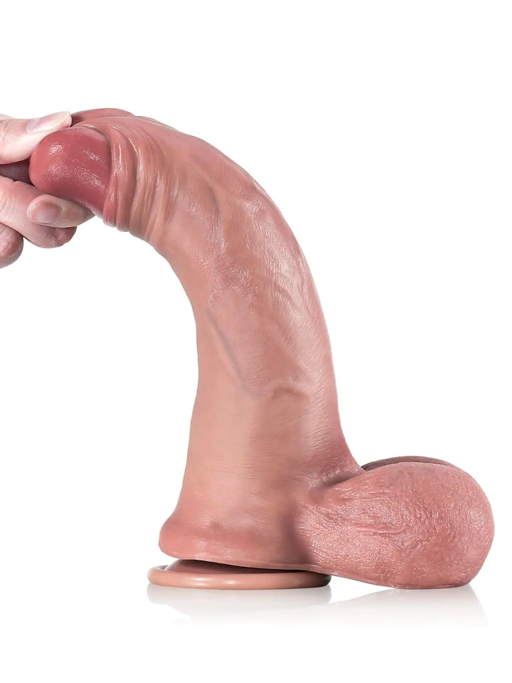 Doris – Lebensechter Dildo mit gleitender Haut und flexiblen Hoden – 23 cm